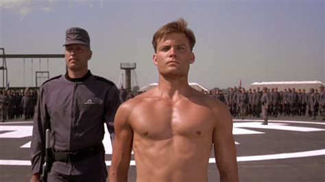 Casper Van Dien Talks Starship Troopers Naked Shower Scene,。